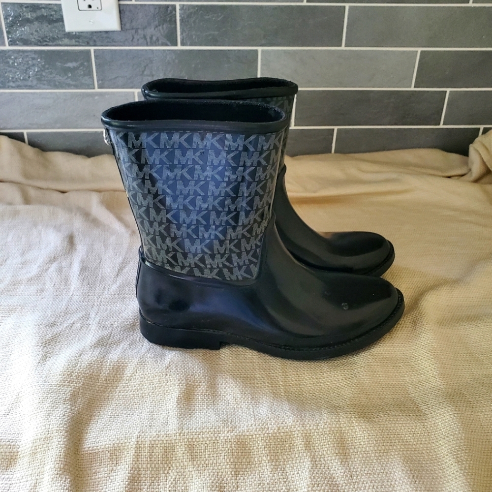 Michael Kors Rain boot size 7